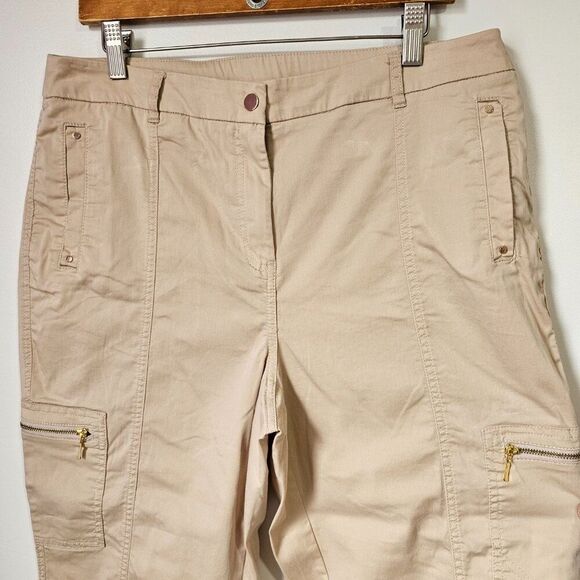 EUC LIKE NEW CHICO'S TAN UTILITY CROP PANTS SIZE 2 / WOMENS LARGE - Picture 4 of 14